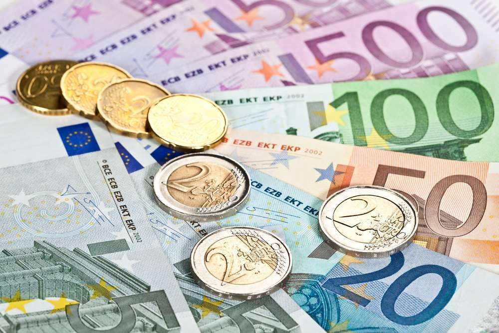 Доллар сбавляет обороты, Евро восстанавливает позиции