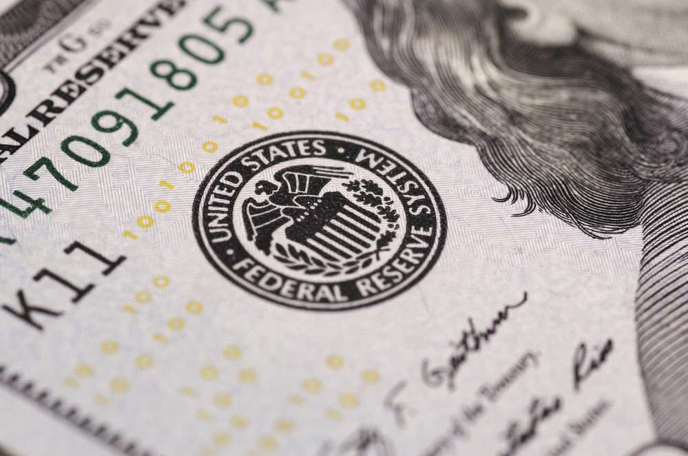 Протокол ФРС вывел доллар в минус, инвесторы пока в ожидании новых отчетов об инфляции